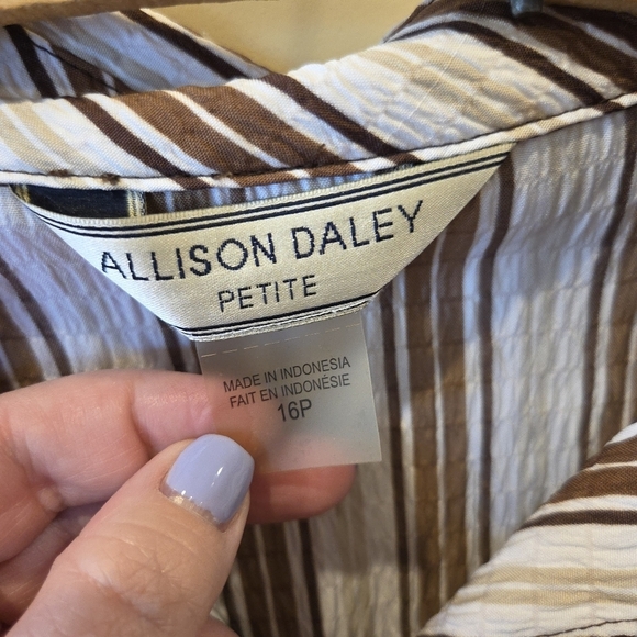 ‼️3/$30‼️ BUTTON DOWN BLOUSE MULTI BROWN COLORS STRIPED 16P - Picture 2 of 10